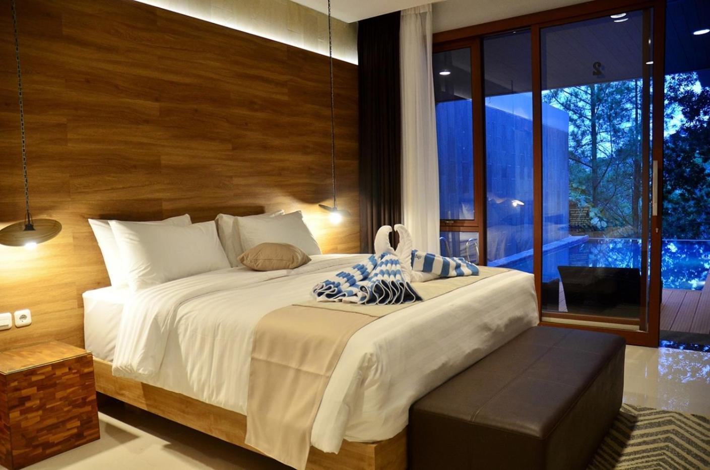 Asmaya Hill View Villa 7 Bedrooms With A Private Swimming Pool Bandung Bagian luar foto