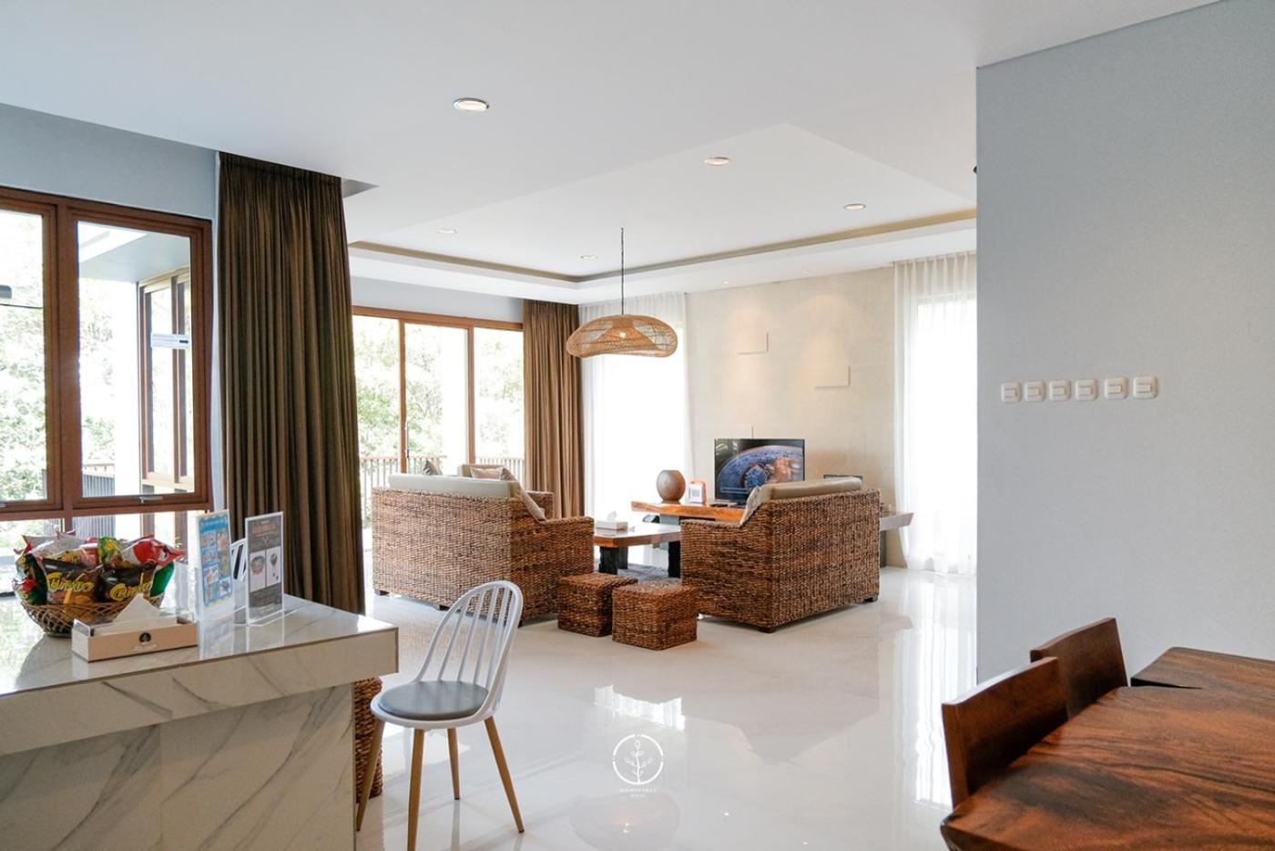 Asmaya Hill View Villa 7 Bedrooms With A Private Swimming Pool Bandung Bagian luar foto
